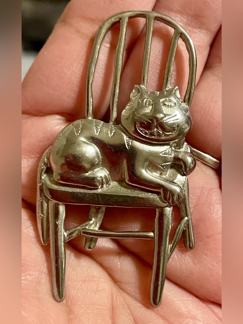 Vintage Silver Tone Cat on Chair Brooch - Polished Silver Tone Cat Pin